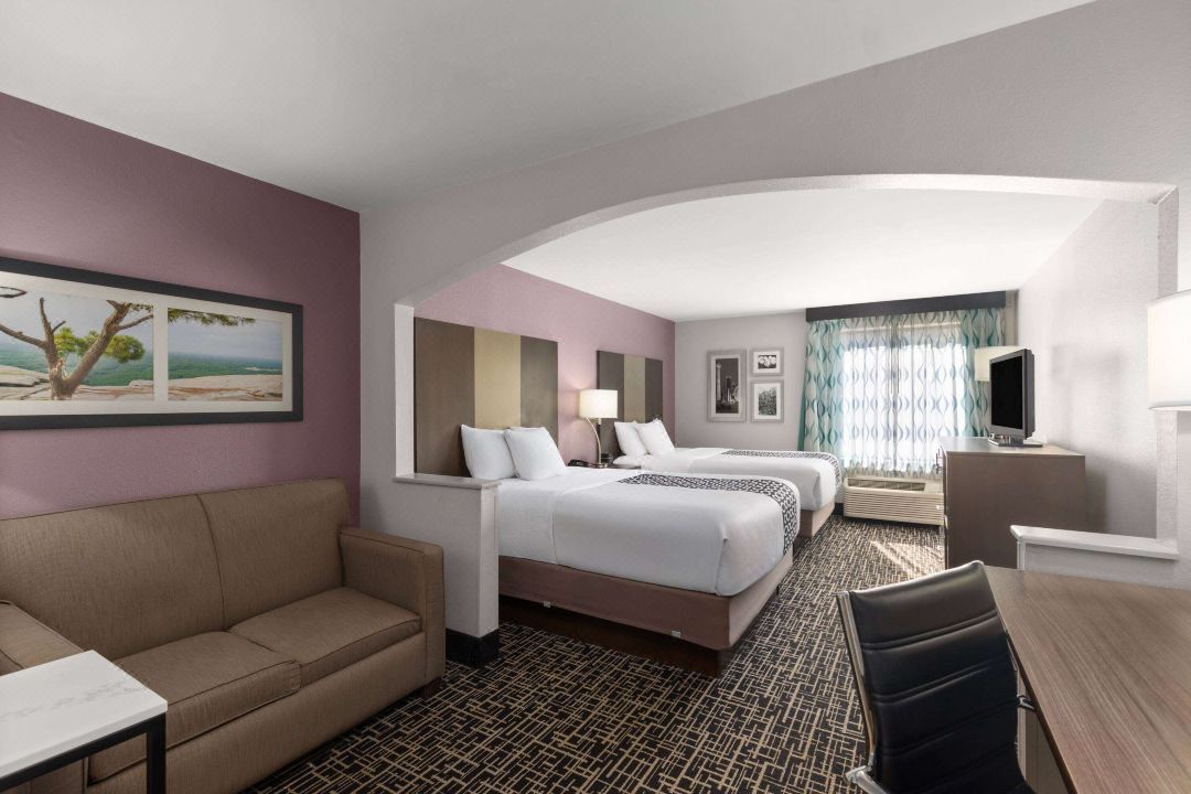 La Quinta Inn & Suites by Wyndham Snellville-Stone Mountain