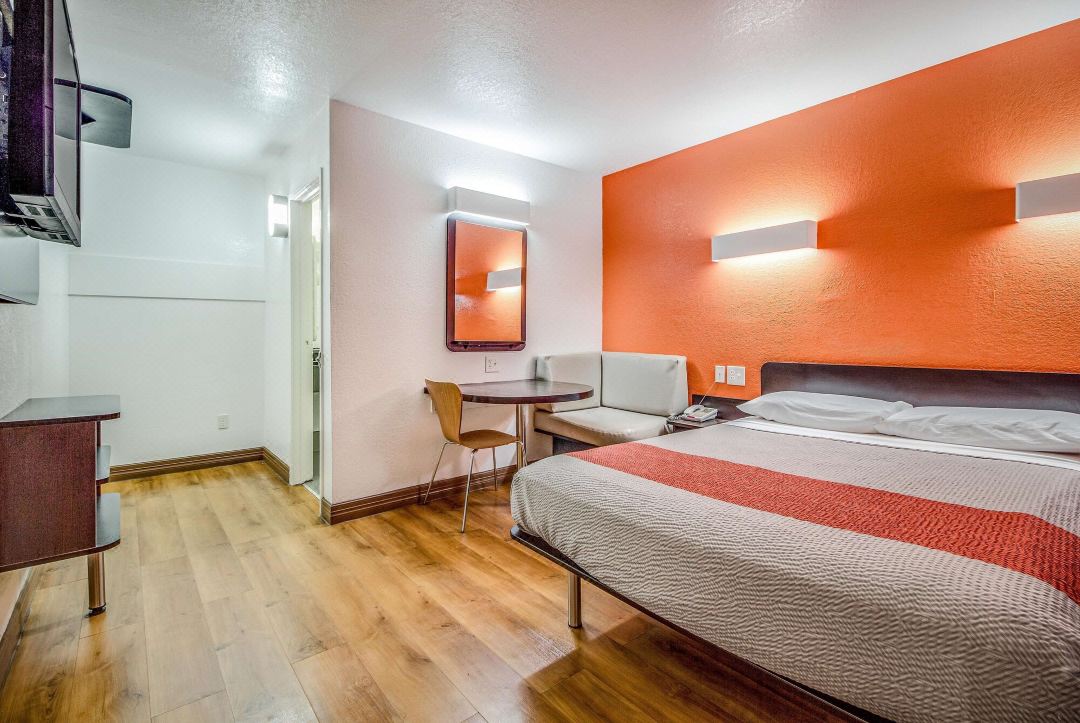 Motel 6 Conroe, TX