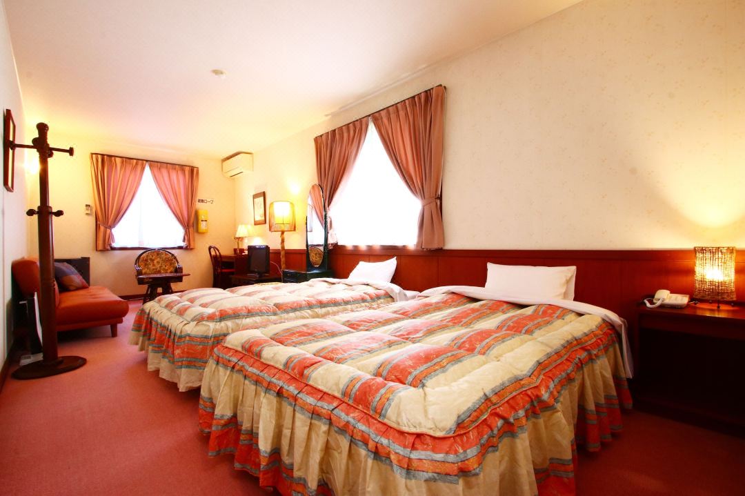 介山本館 伊東梛