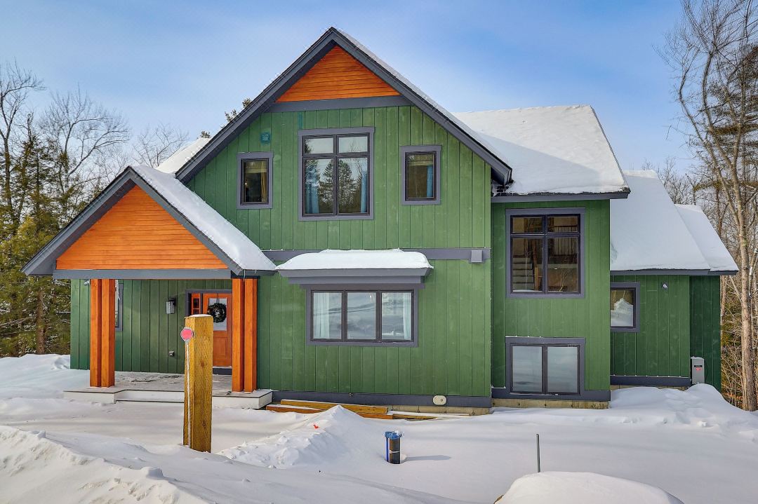 Luxe Mountain Home w/ Chefs Kitchen & Okemo Views