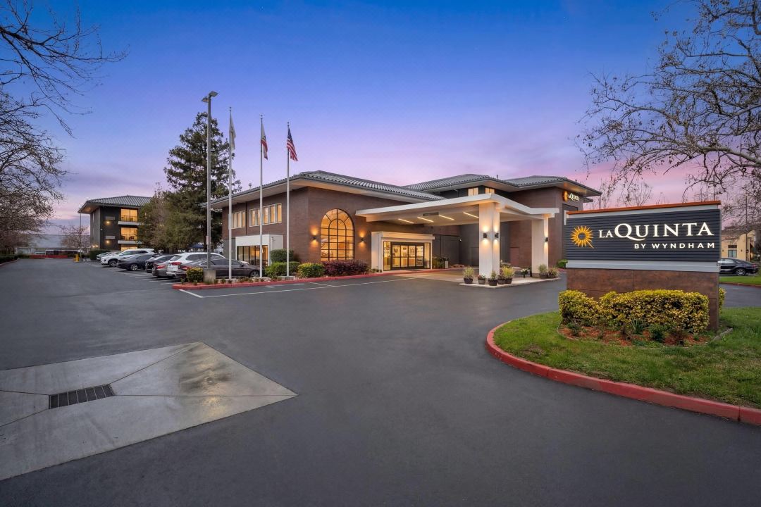 La Quinta Inn & Suites by Wyndham Oakland - Hayward
