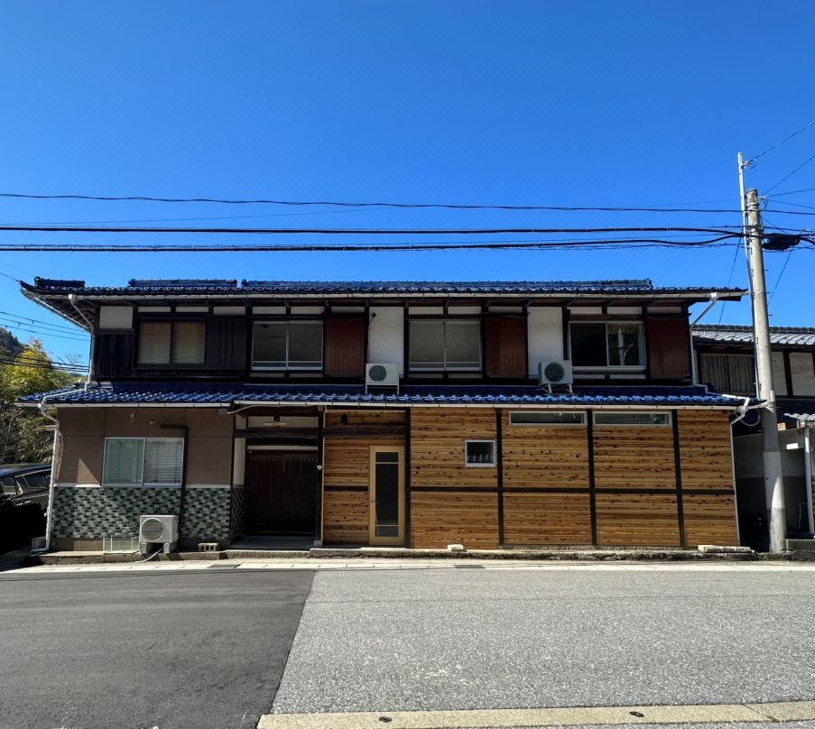 Ayu House