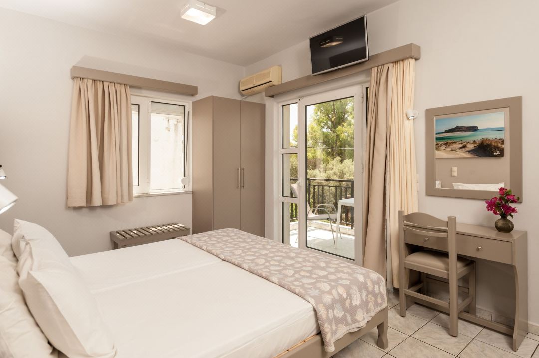 Niriis Hotel