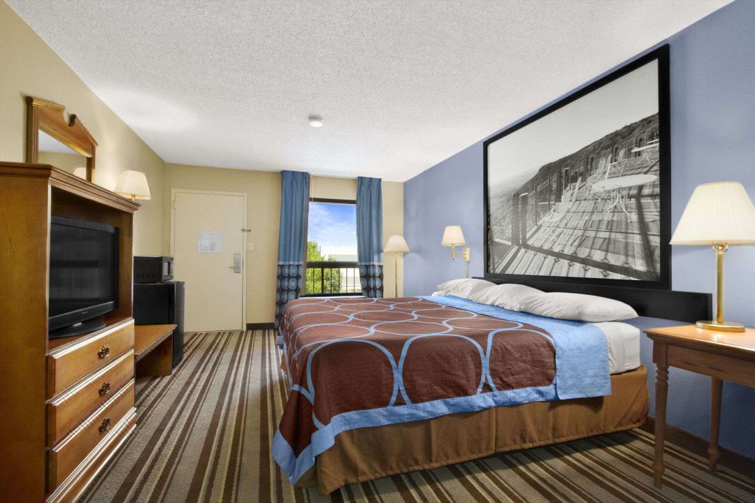 Super 8 by Wyndham Oxford