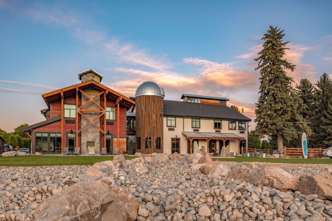 Compass Rose Lodge