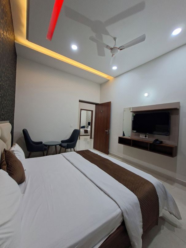 Wishotel Xpress Hotel Crown 經典別墅