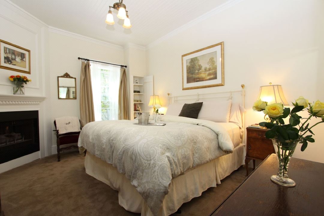 Olallieberry Inn Bed and Breakfast