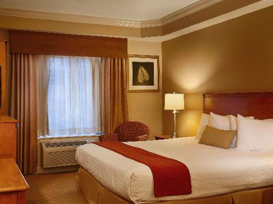 Best Western Plus Kingsland - Tap to explore photos