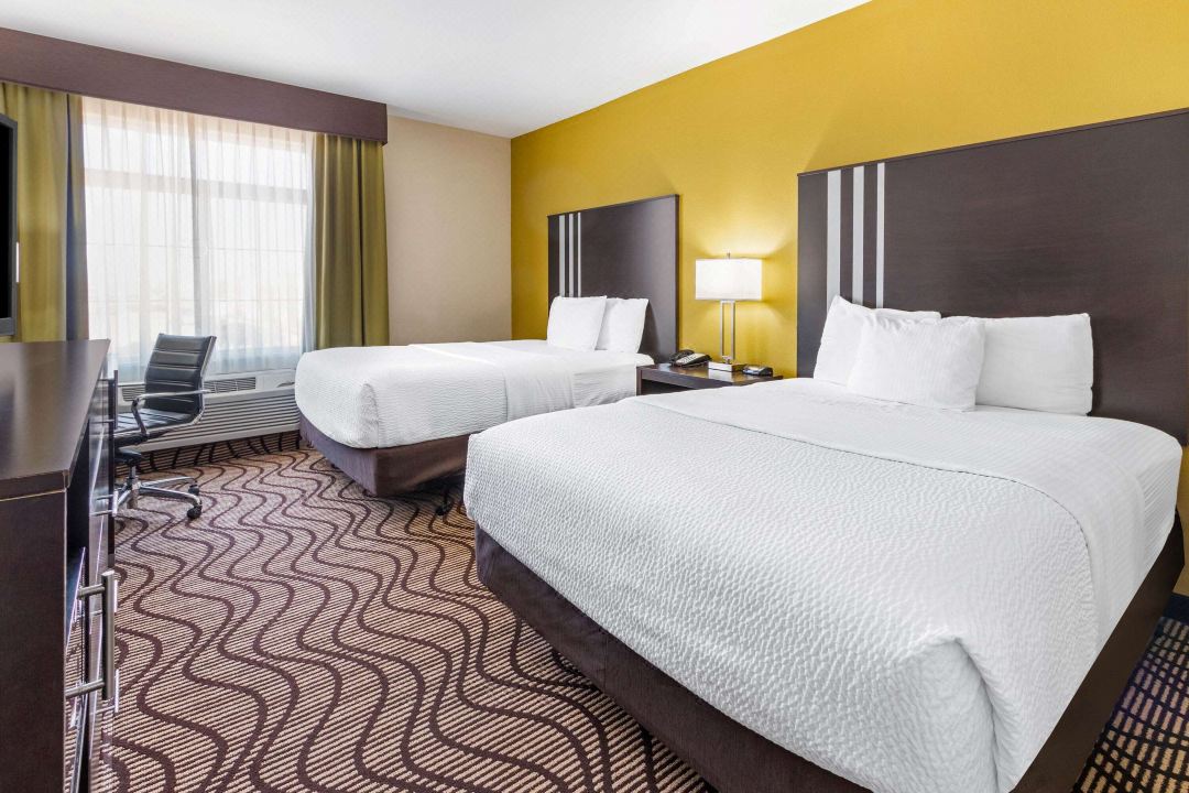 La Quinta Inn & Suites by Wyndham Artesia