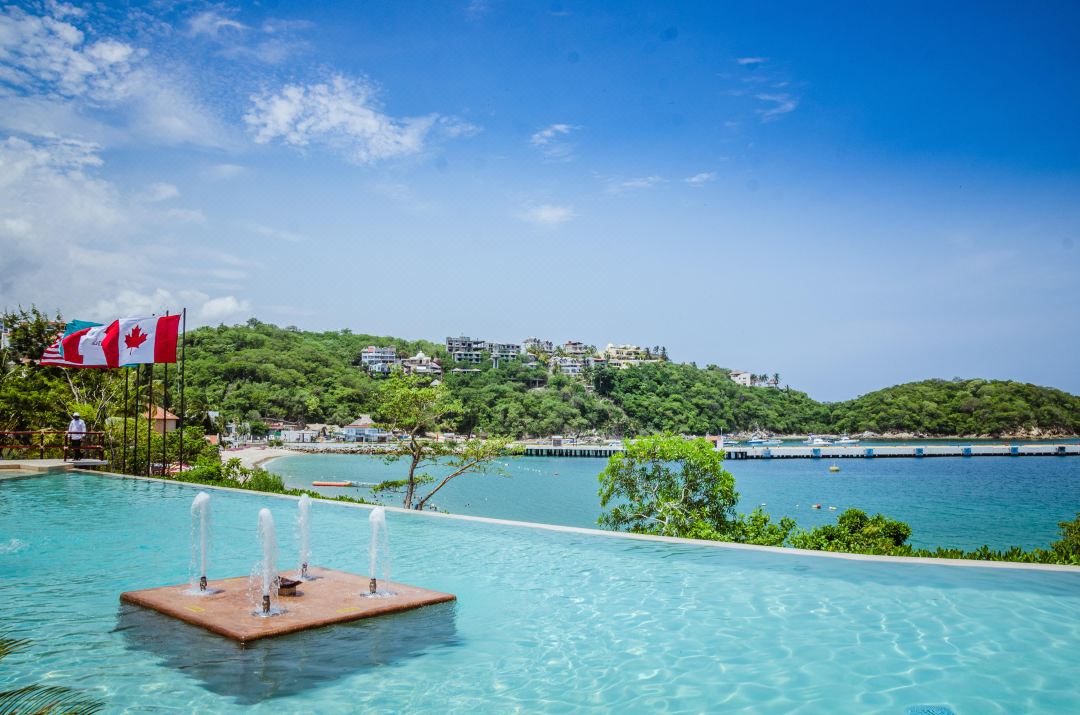 Binniguenda Huatulco & Beach Club