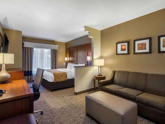 Comfort Suites Marshall - Tap to explore photos