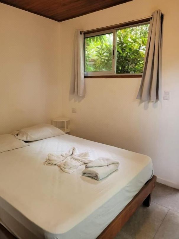 Cabinas Playa Surf Hostel