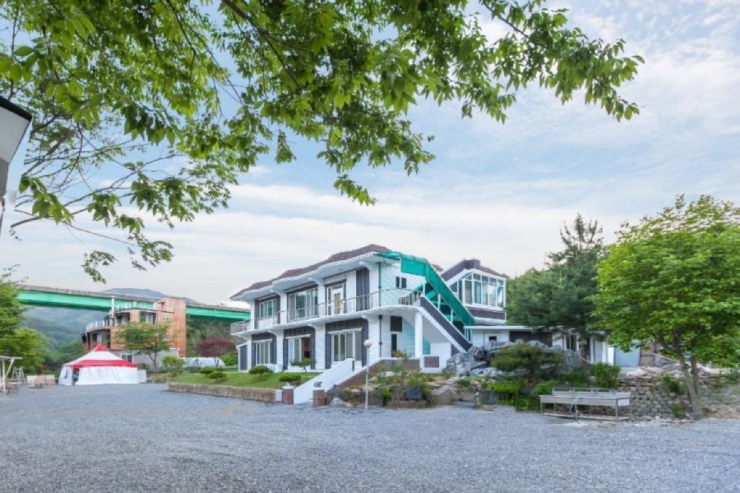 Chuncheon Happy River Pension