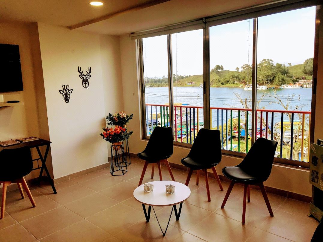 Aptos y Apartaestudios frente al Malecón y el Embalse, Zona Gastronómica