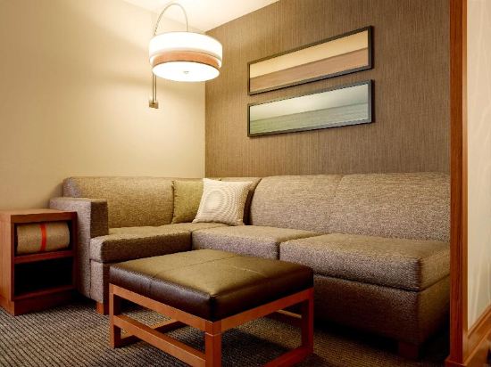 Hyatt Place Arlington/Courthouse Plaza - Tap to explore photos