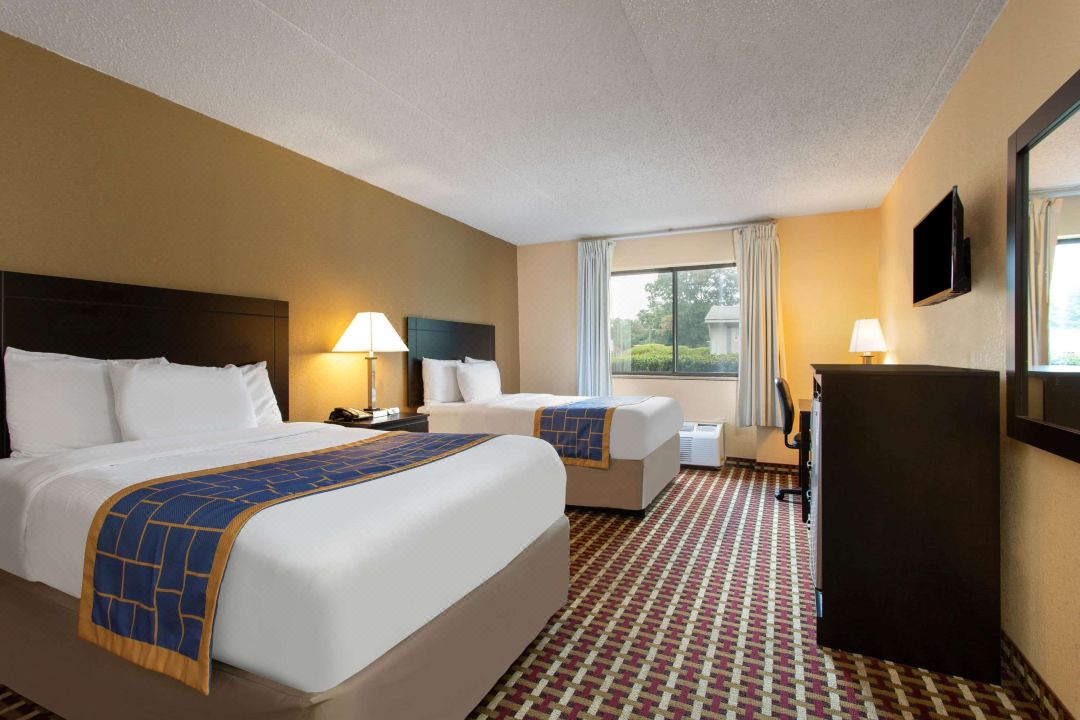 Days Inn by Wyndham Hillsborough