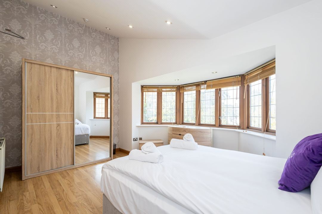 Cosy Spacious Duplex Apartment Near Salford Royal