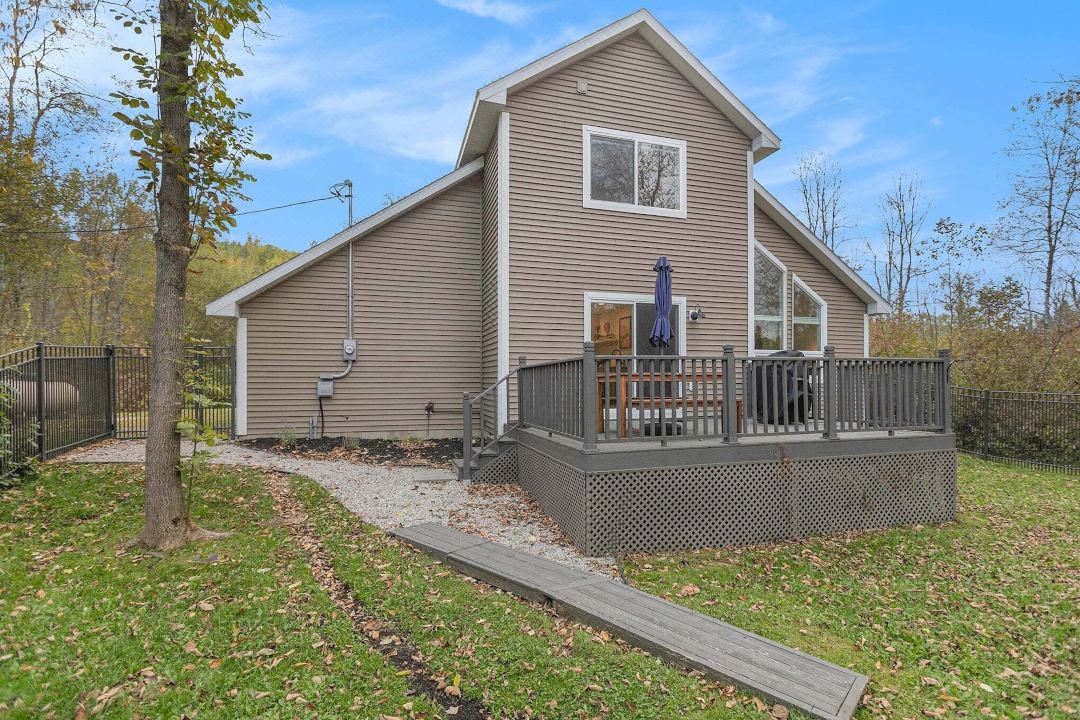 Boardman Riverfront Retreat Close to Downtown TC 800