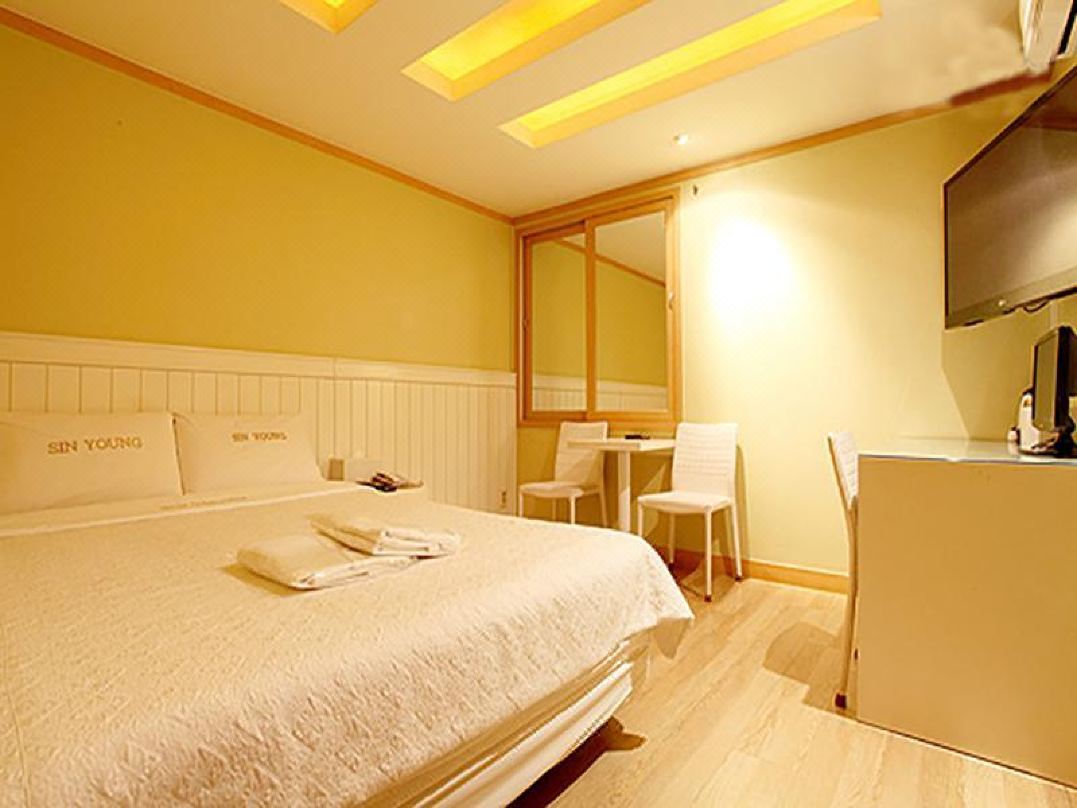 Sinyoung Motel