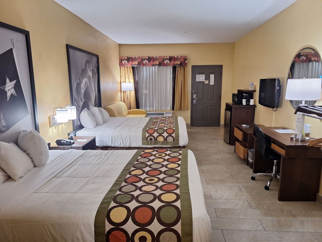 Super 8 by Wyndham Weslaco