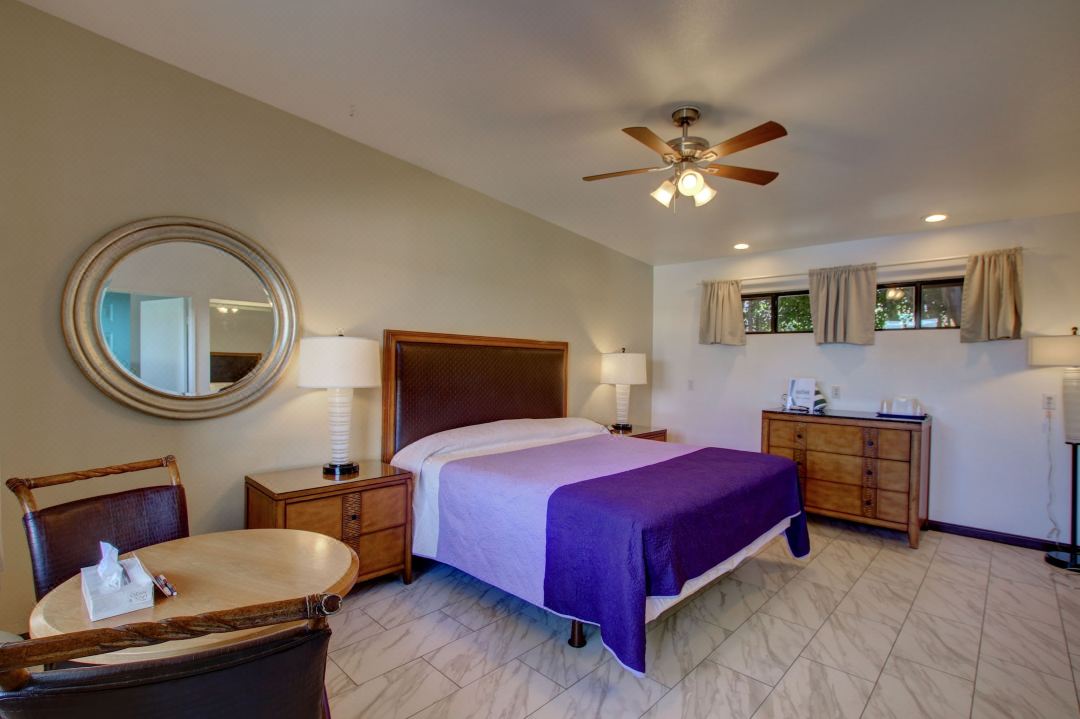 Ccbc Resort Hotel - A Gay Men's Resort