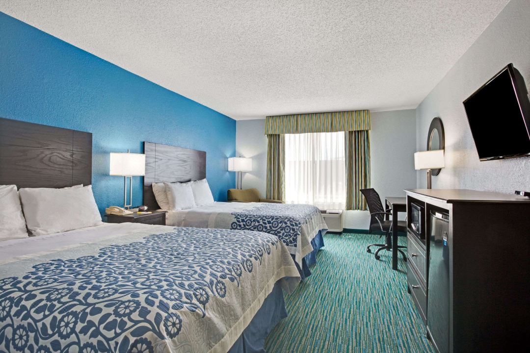 Days Inn by Wyndham Dallas Garland West