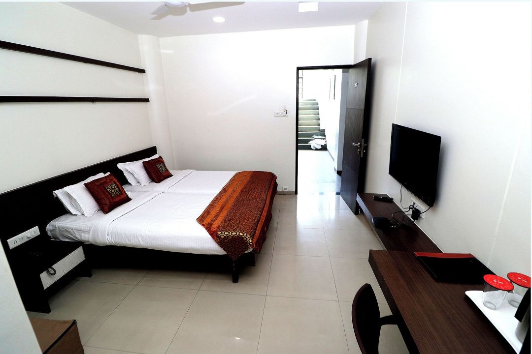 Hotel Girnar