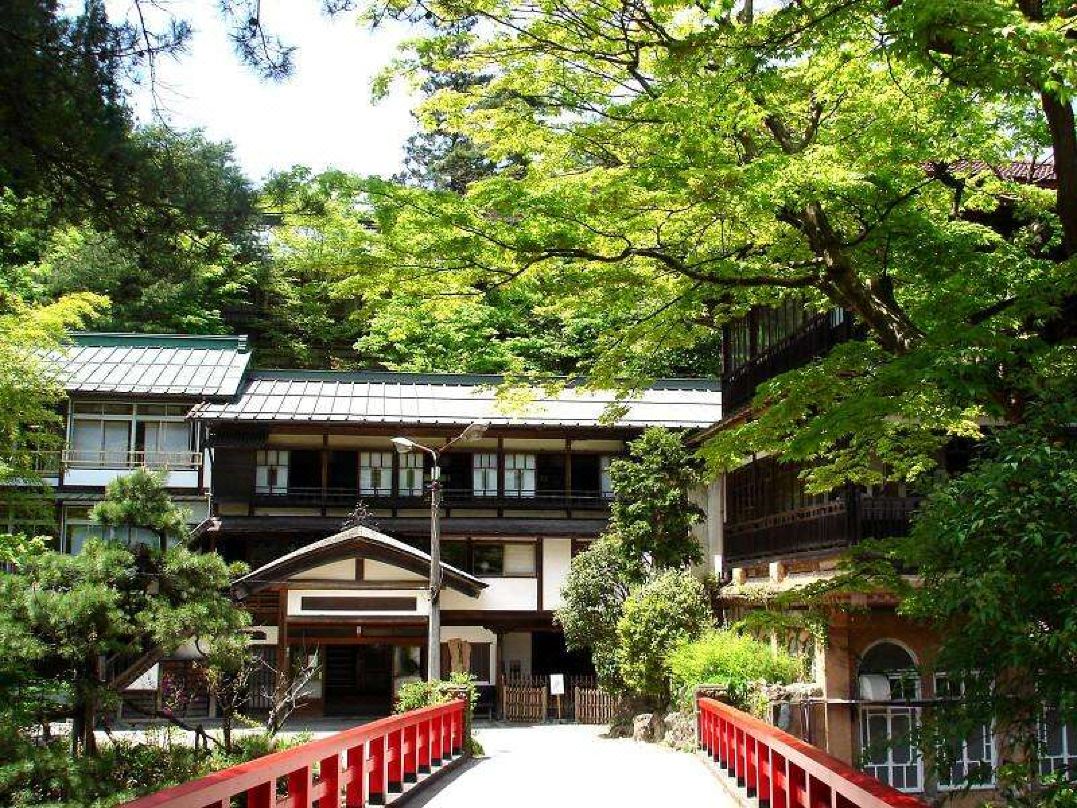 積善館　佳松亭・山荘