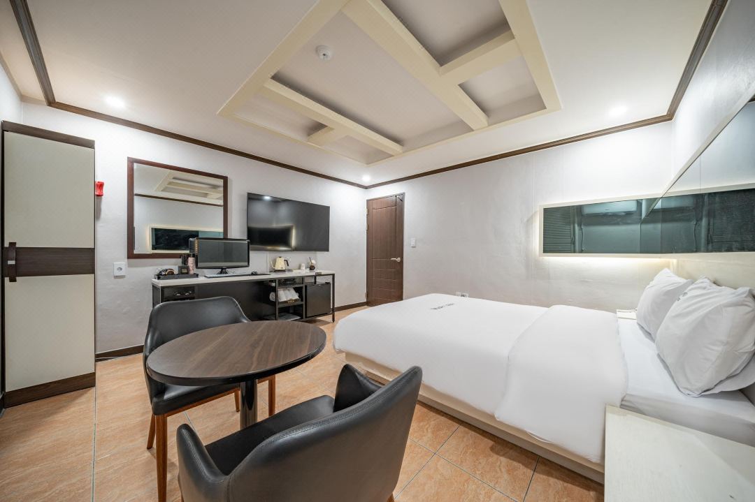 Hotel Fox in Wonpyeong-Dong, Gumi