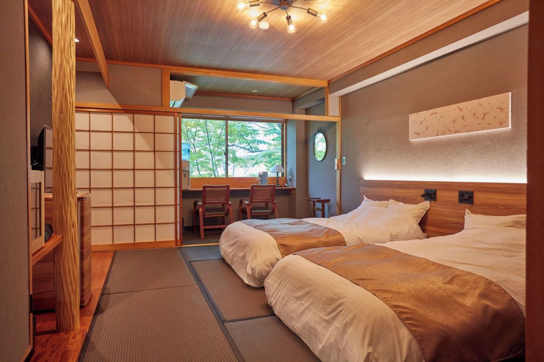 十和田湖畔 櫻樂