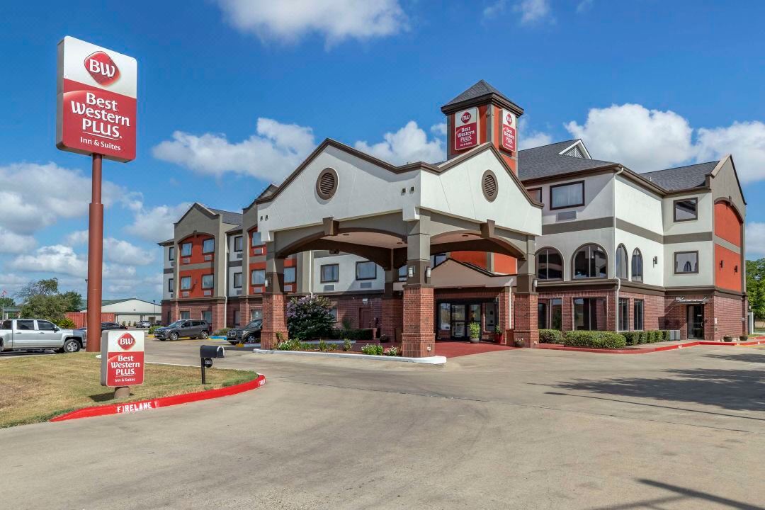 Best Western Plus Victoria Inn  Suites