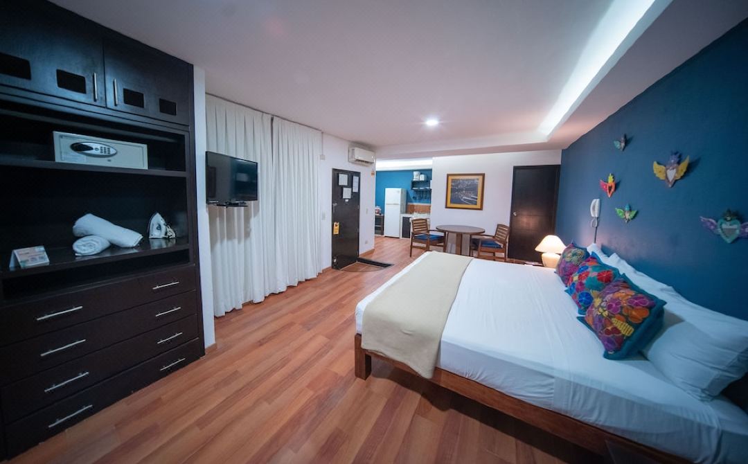 La Iguana Vallarta Lgbt Adults Only - Romantic Zone - Party Clubbing Street