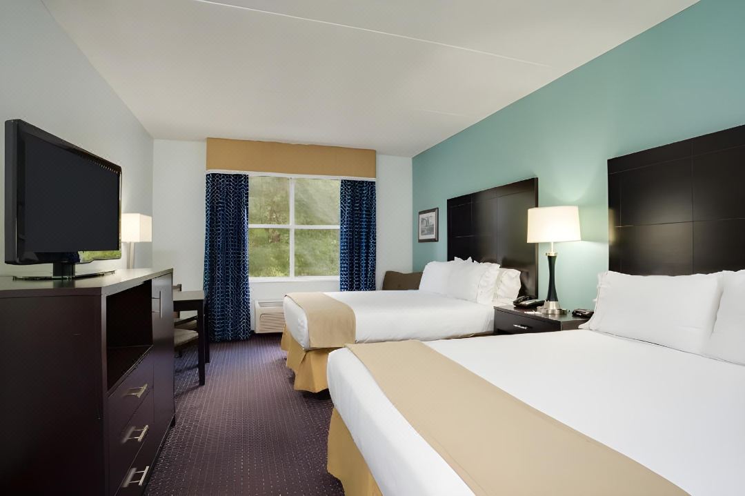Holiday Inn Express & Suites Plant City