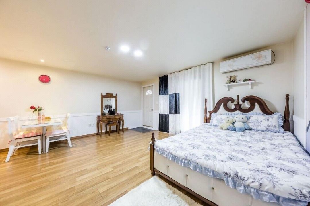 Ravie Pension