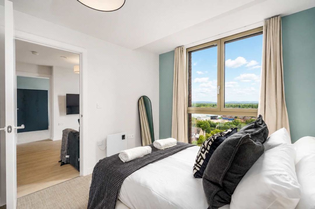 Luxury Views 10th Floor 2 Bed Apartment
