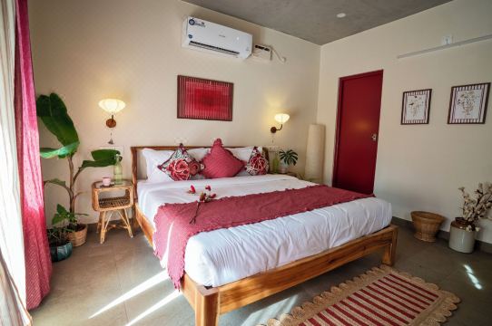 Vana by Loka - Nature Inspired Studios