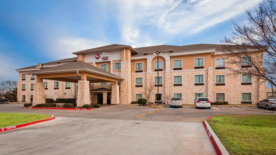 Best Western Plus Christopher Inn  Suites