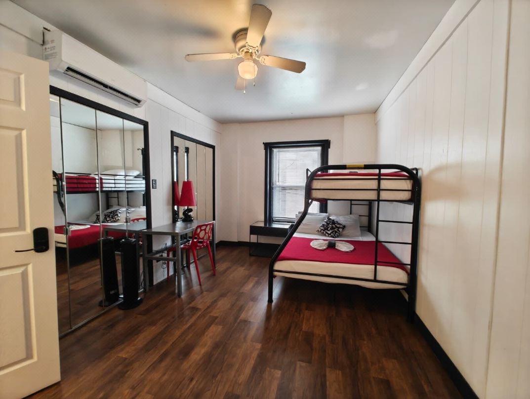 Grand House Hostel
