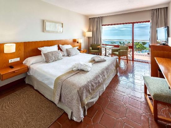 Parador de Nerja - Tap to explore photos