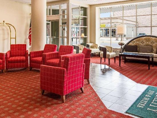 Quality Inn & Suites Virginia MN - Tap to explore photos