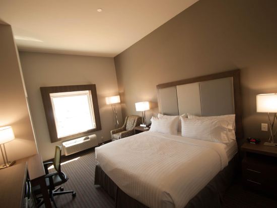 Holiday Inn Express & Suites Stillwater - University Area, an Ihg Hotel - Tap to explore photos