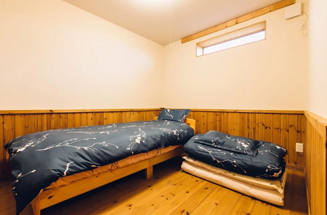 Lake Toya Private Log House