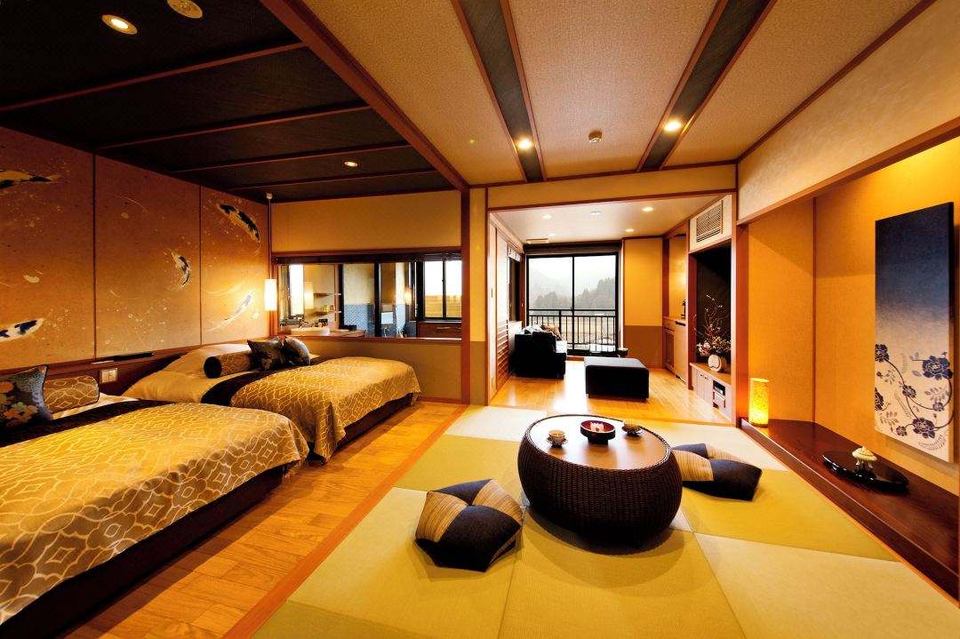 คานาซาวะ ยูออนเซ็น ฮยาคุราคุโซ