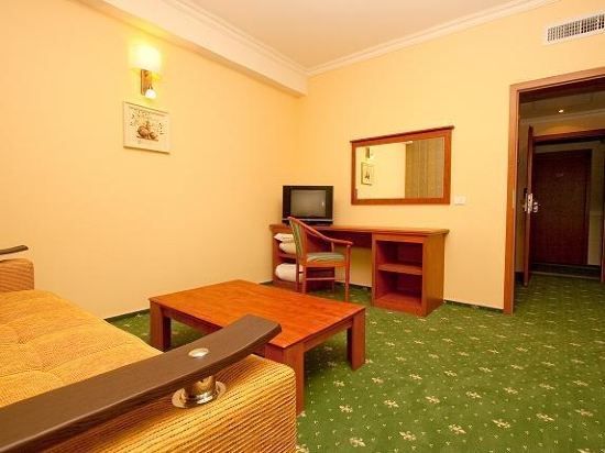 Best Western Plus Lido Hotel - Tap to explore photos