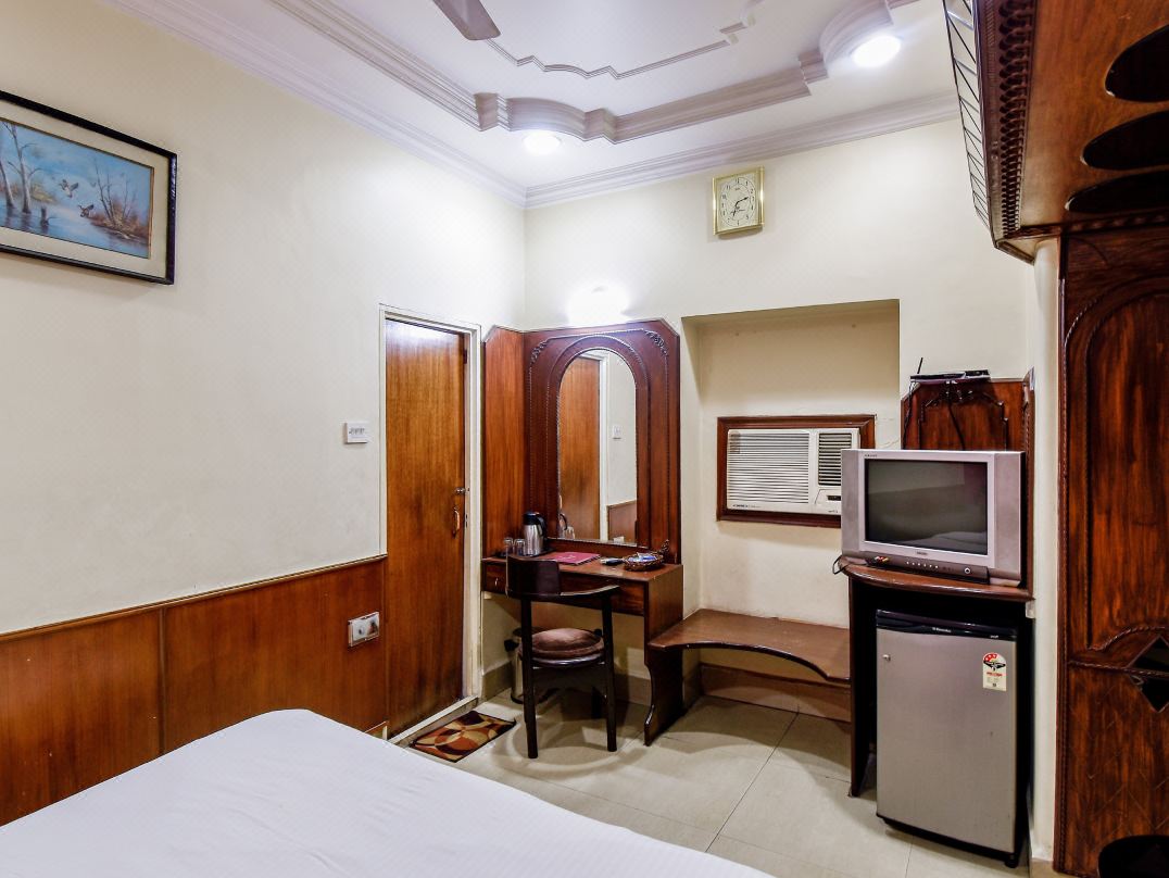 Hotel Heera, Kolkata