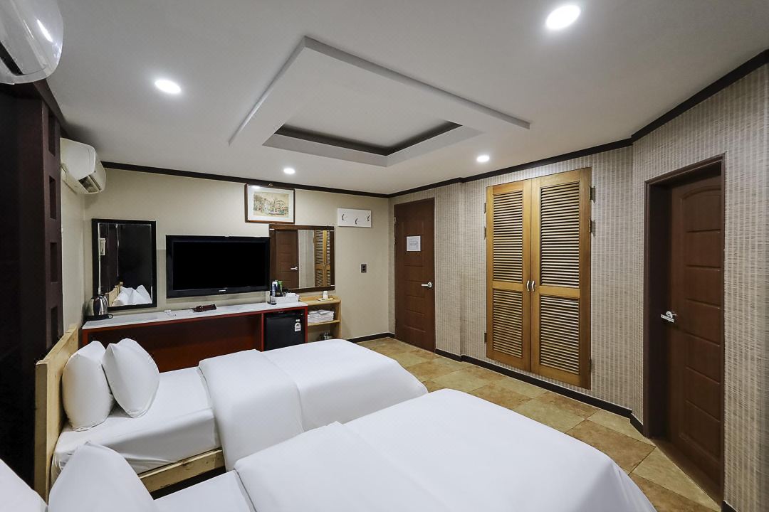 Boryeong Crown Motel