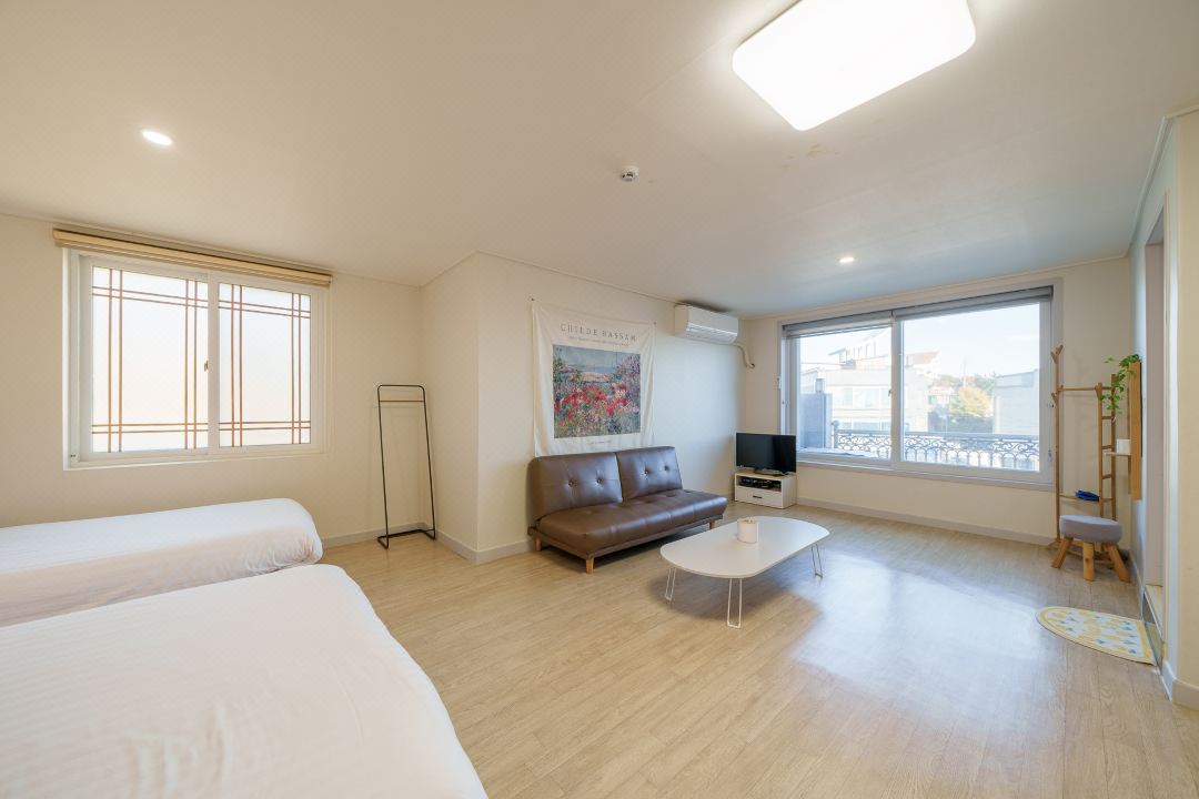 Anmyeondo Flower Sunset Pension