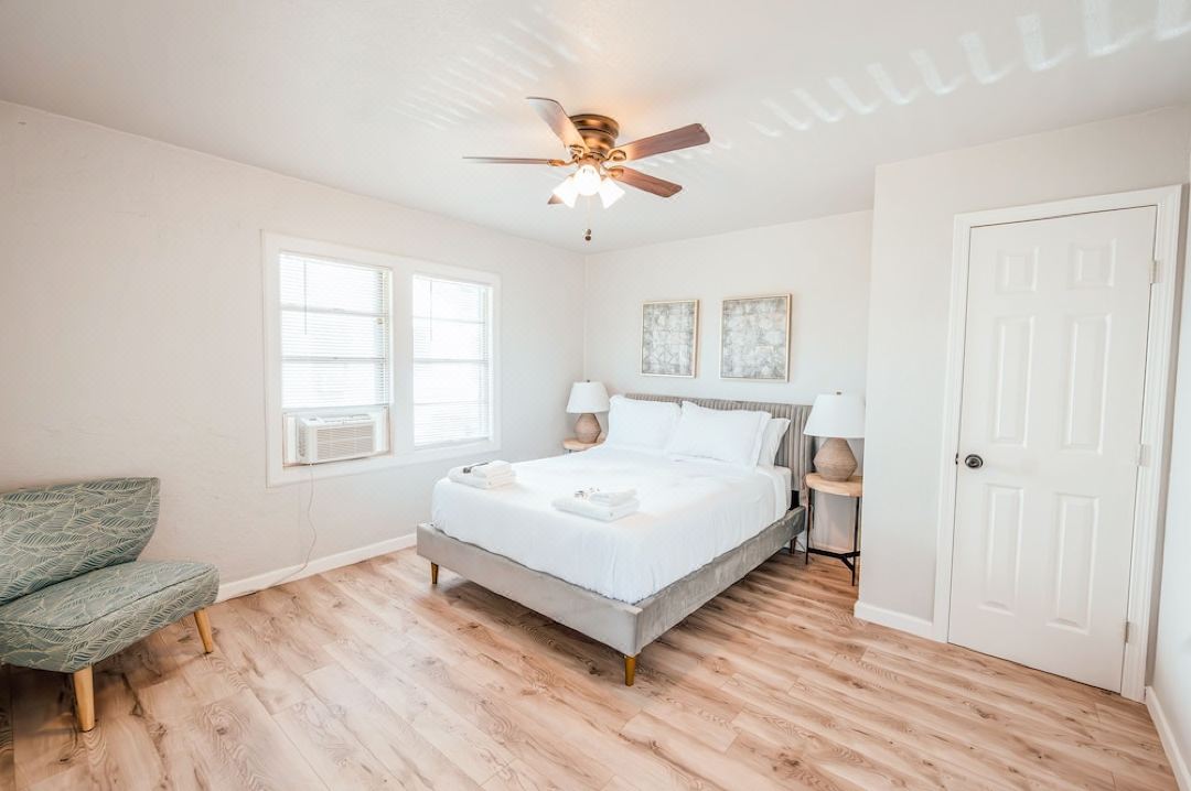 Spacious Cozy 6BR for 14- Lgbtq Friendly 2260