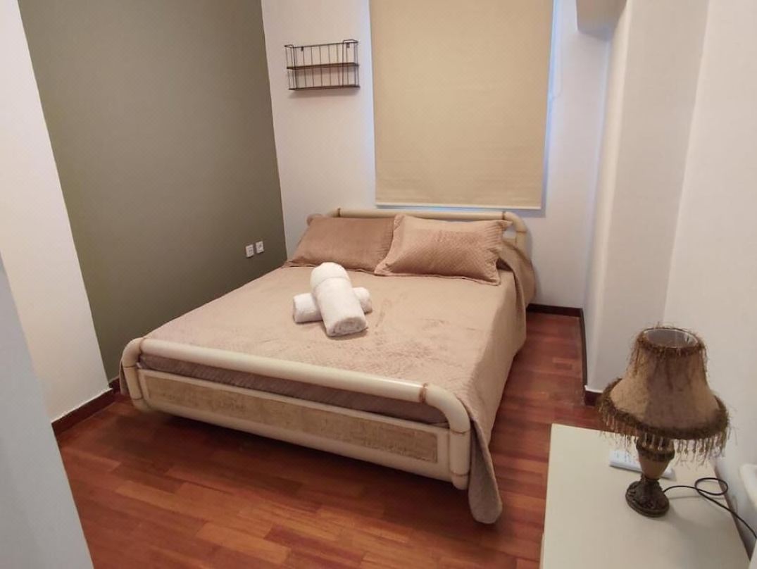 Dr. J. Spon Apartment