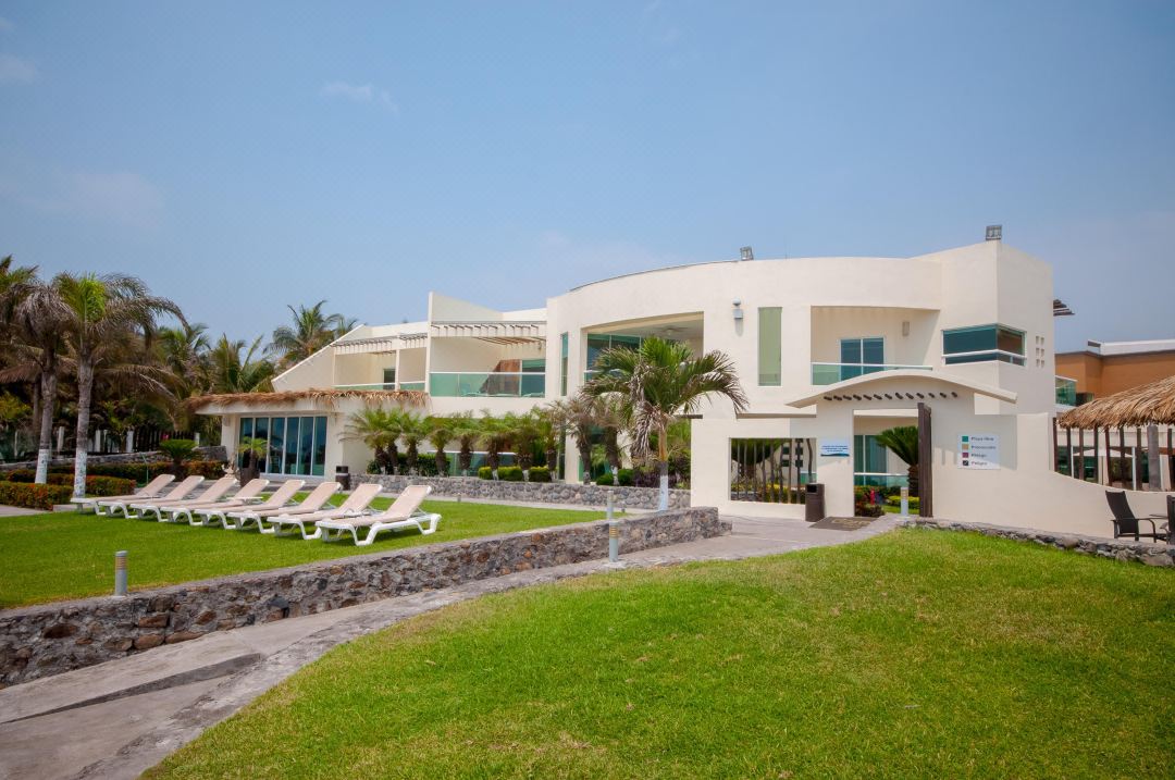 Artisan Family Hotels and Resort Collection Playa Esmeralda